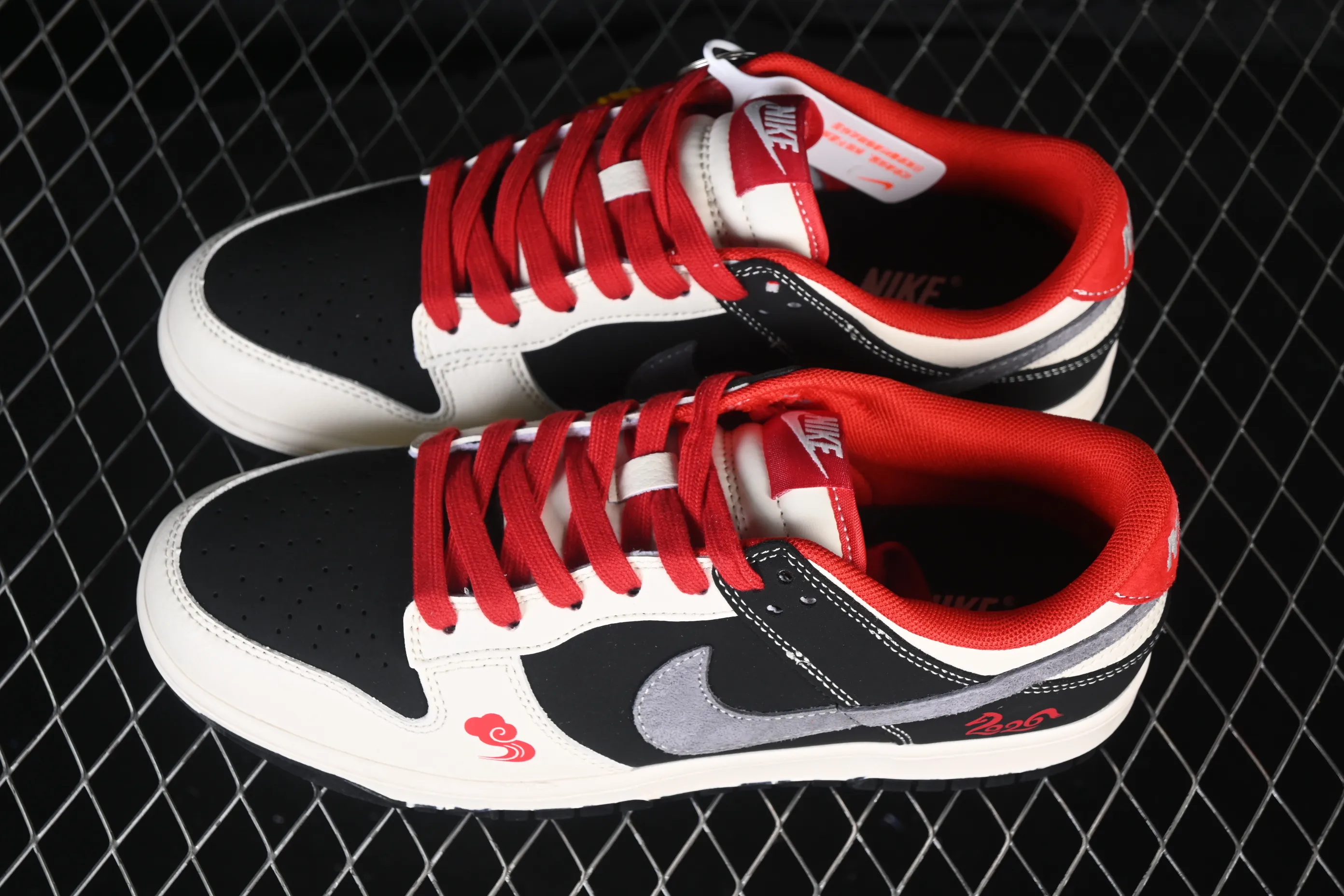 All categories Nk SB Dunk Series Nk SB Dunk Low High-end customized low-top sneakers Nike SB Dunk Low Year of the Horse limited black and gray suede High-end customized low-top casual sneakers HG0026-004